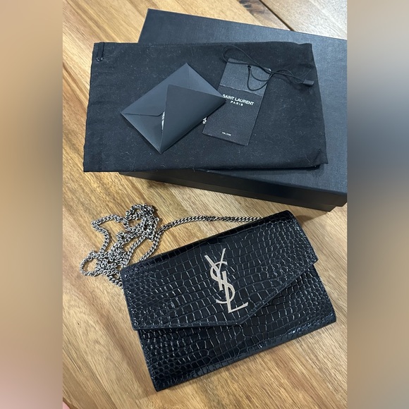 YSL Uptown Chain Wallet in Croc Embossed Leather and Silver Hardware - Picture 6 of 8